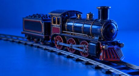 Dreams of Trains and Hard Phone Truths (Part 2) – Mad Chaos: February 28, 1999