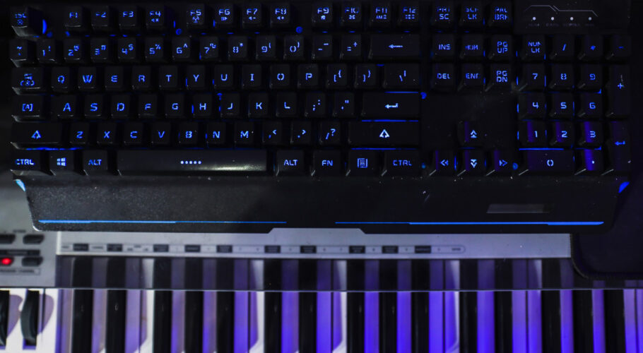 keyboard transparent glass piano midi music