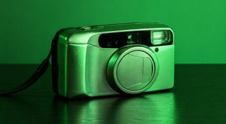 Lens Cap Photo With Strangers (Part 2) – Mad Chaos: December 25, 1998